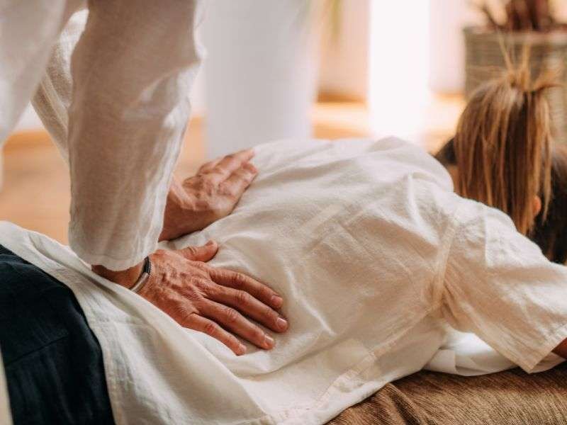 Massaggio Shiatsu alla schiena